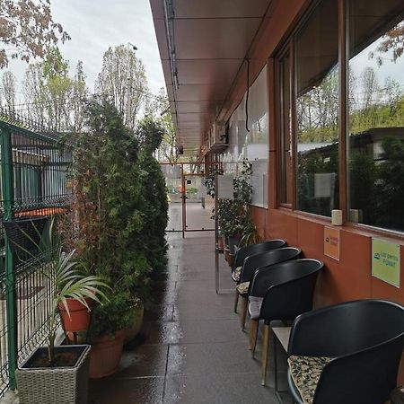 Nevis Fundeni Hotel Bucureşti Exterior foto